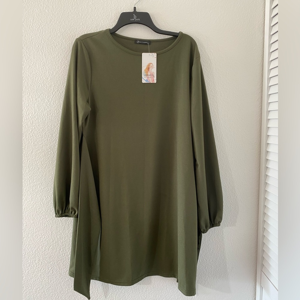 Green long sleeve dress